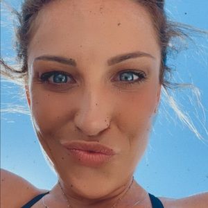 Meet your Posher, Cher